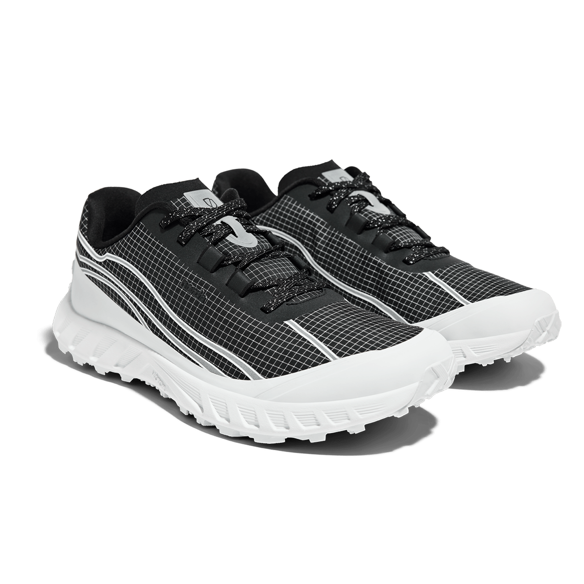 002 - M - Summit Black