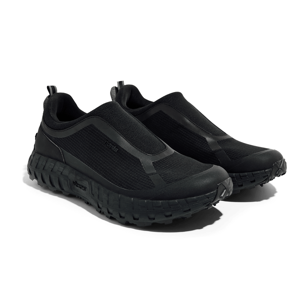 003 - M - Pitch Black