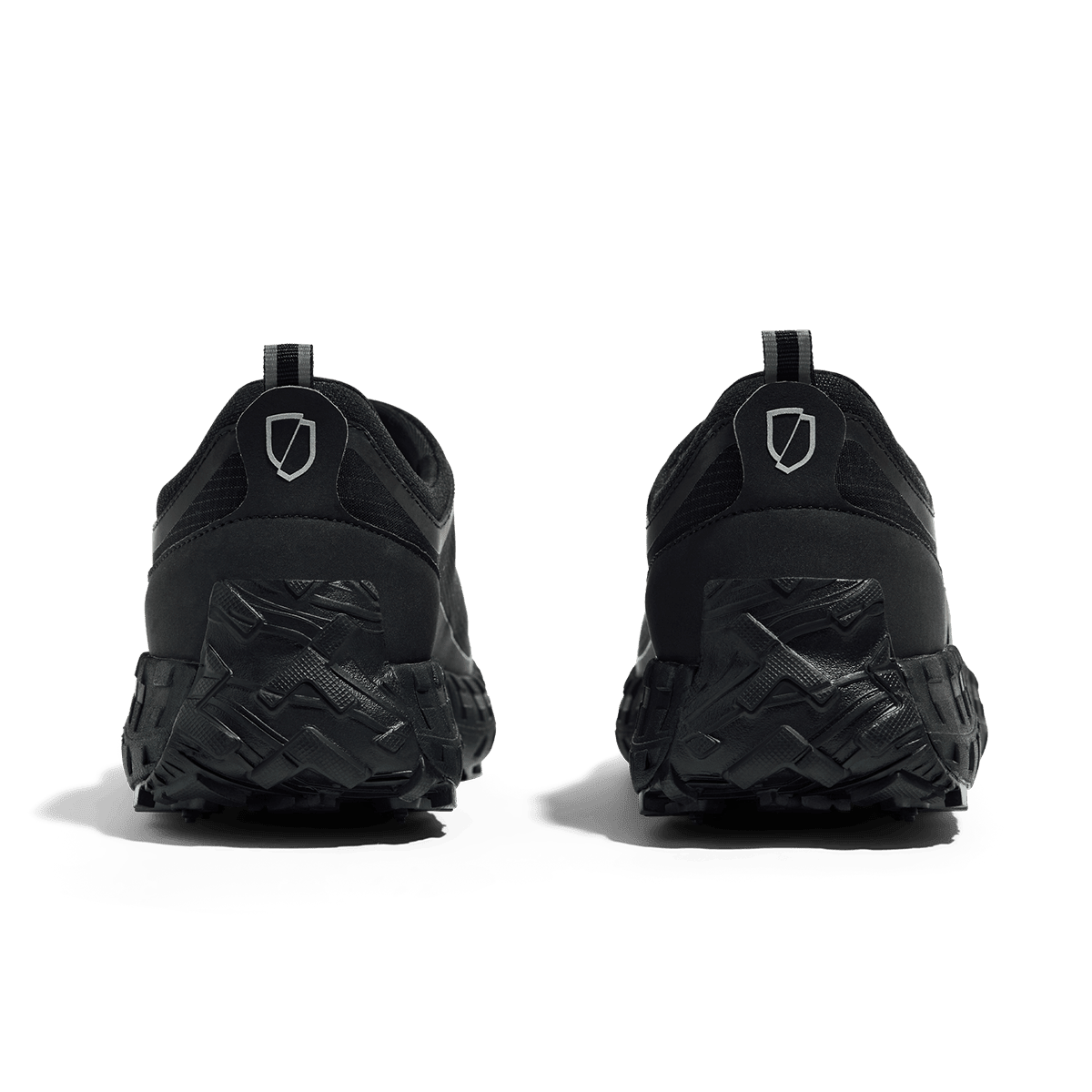 003 - M - Pitch Black