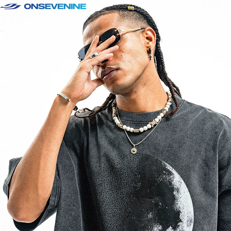 ONSEVENINE Crescent Moon Graphic Tee