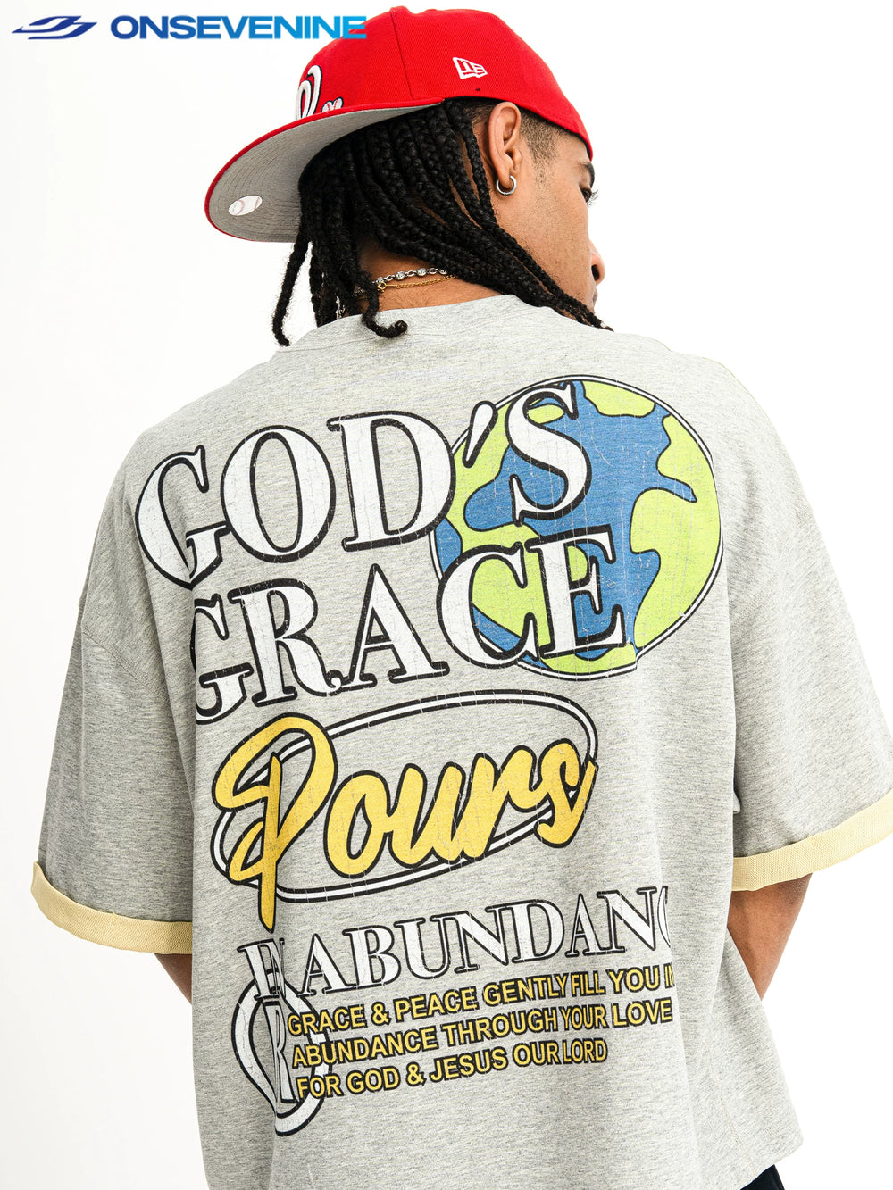 ONSEVENINE "Pours" Script Graphic Tee
