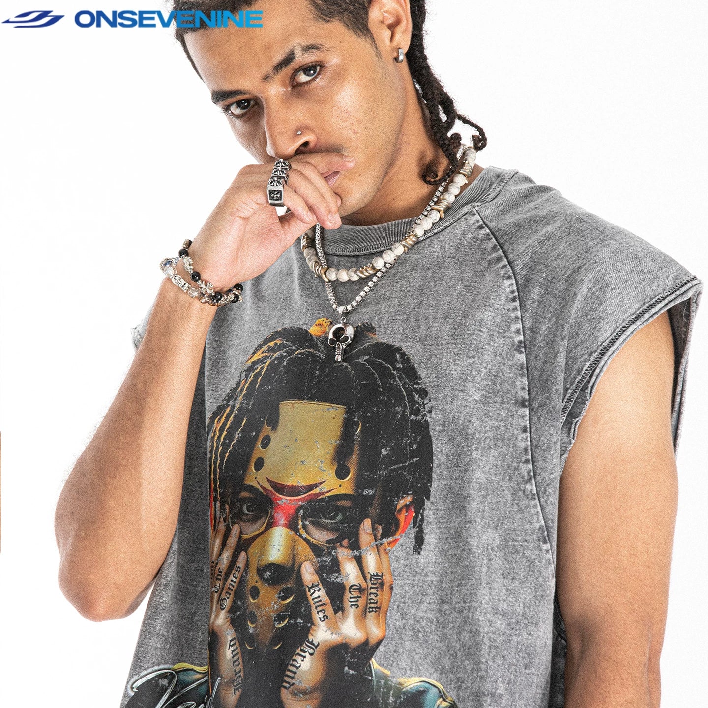 ONSEVENINE Hockey Mask Portrait Sleeveless Tee