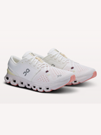 Women's Cloud X 4